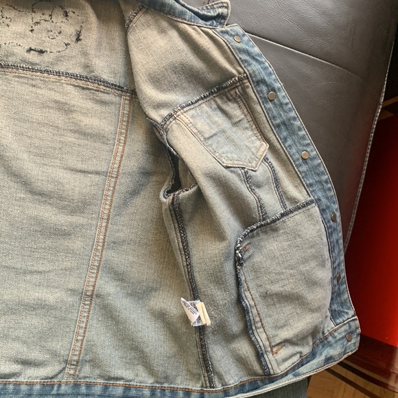 • Denim Jacket • - Picture 7 of 13